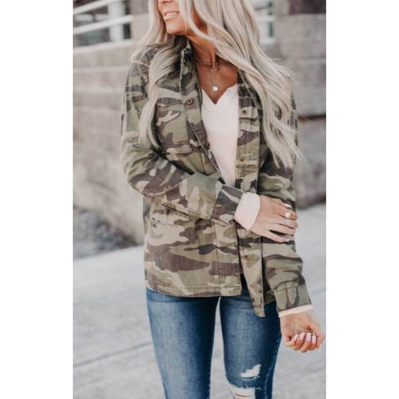 5 ⭐️ Rated Utility Camo Print Jacket - Picture 5 of 5